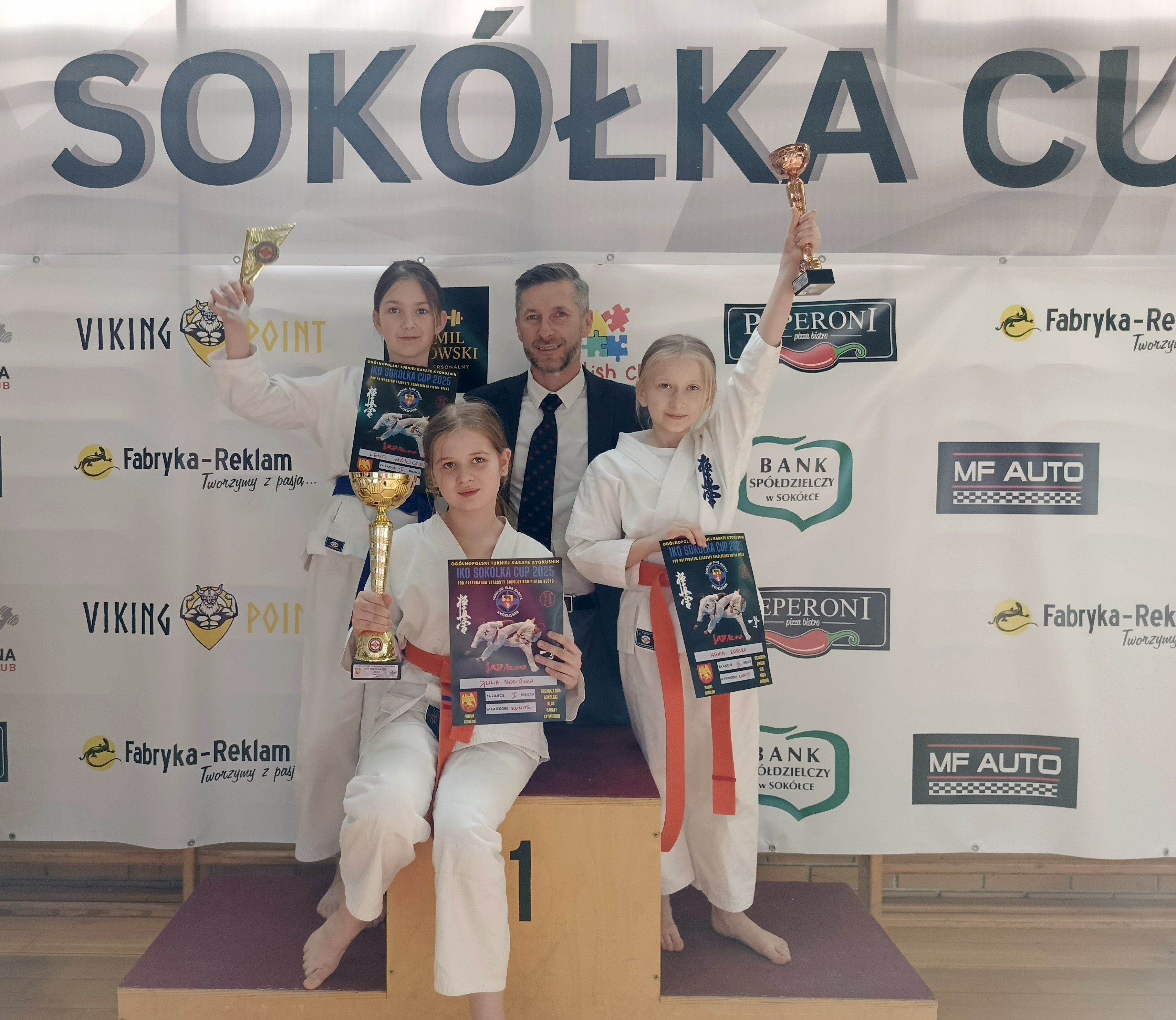 Zawodniczki BKKKK na podium