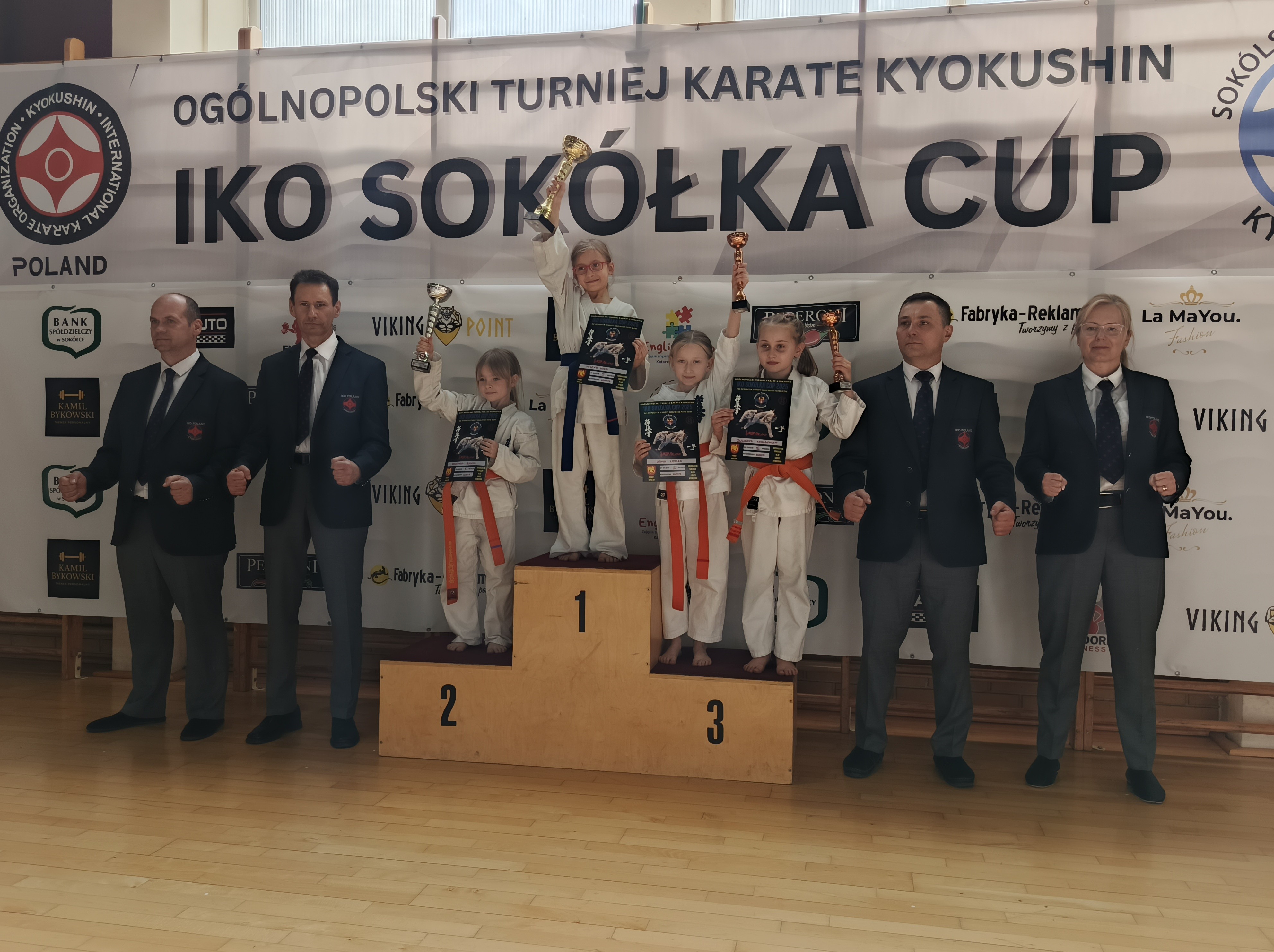 Zawodniczki BKKKK na podium