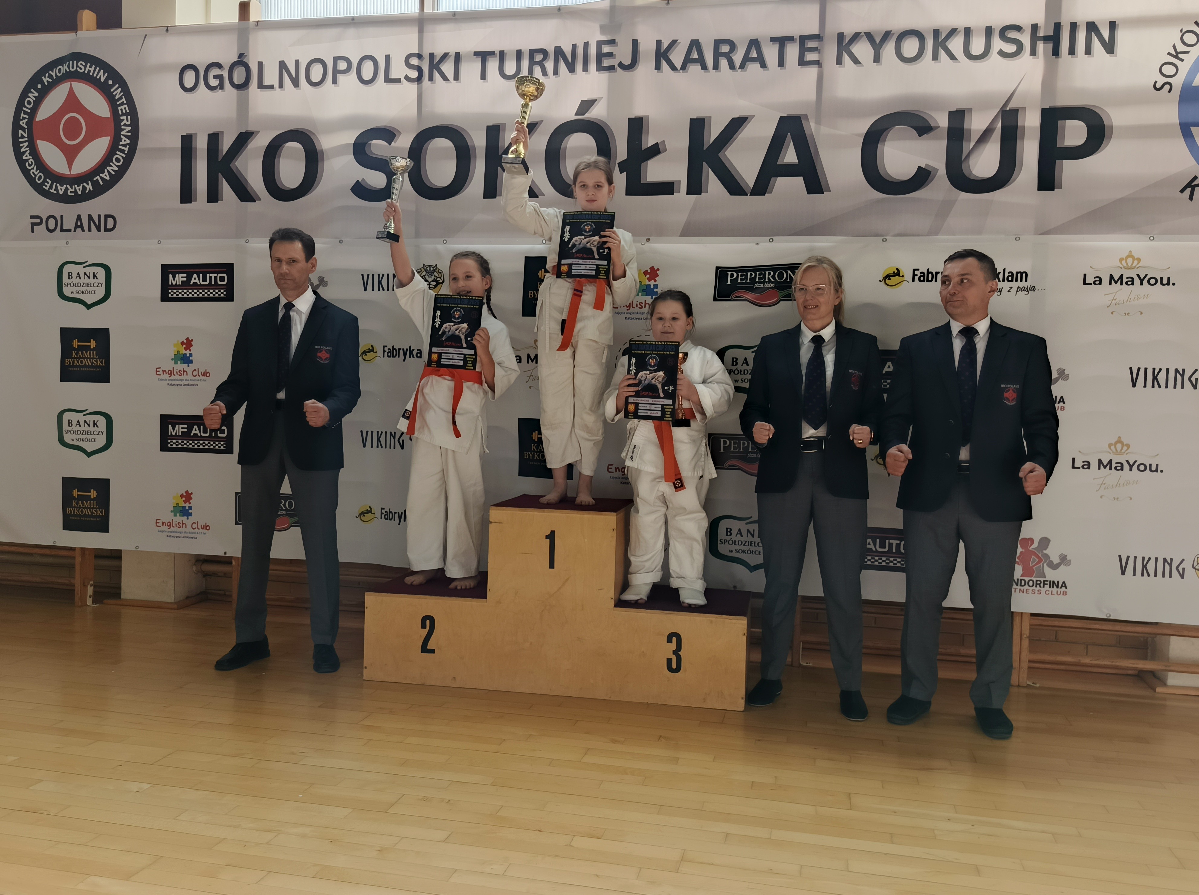 Zawodniczki BKKKK na podium