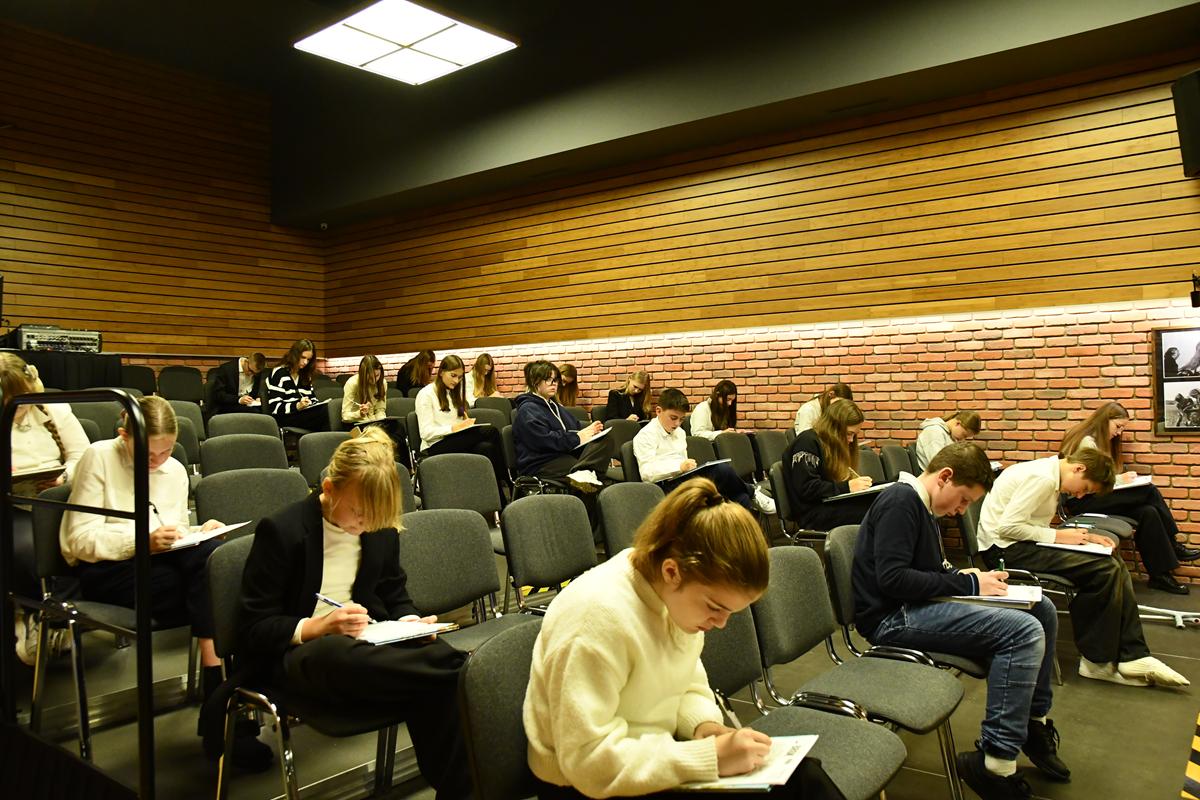 V Gminny Konkurs Ortograficzny o Pióro Burmistrza Miasta i Gminy Brok pod hasłem „Mistrz Ortografii 2025”! 