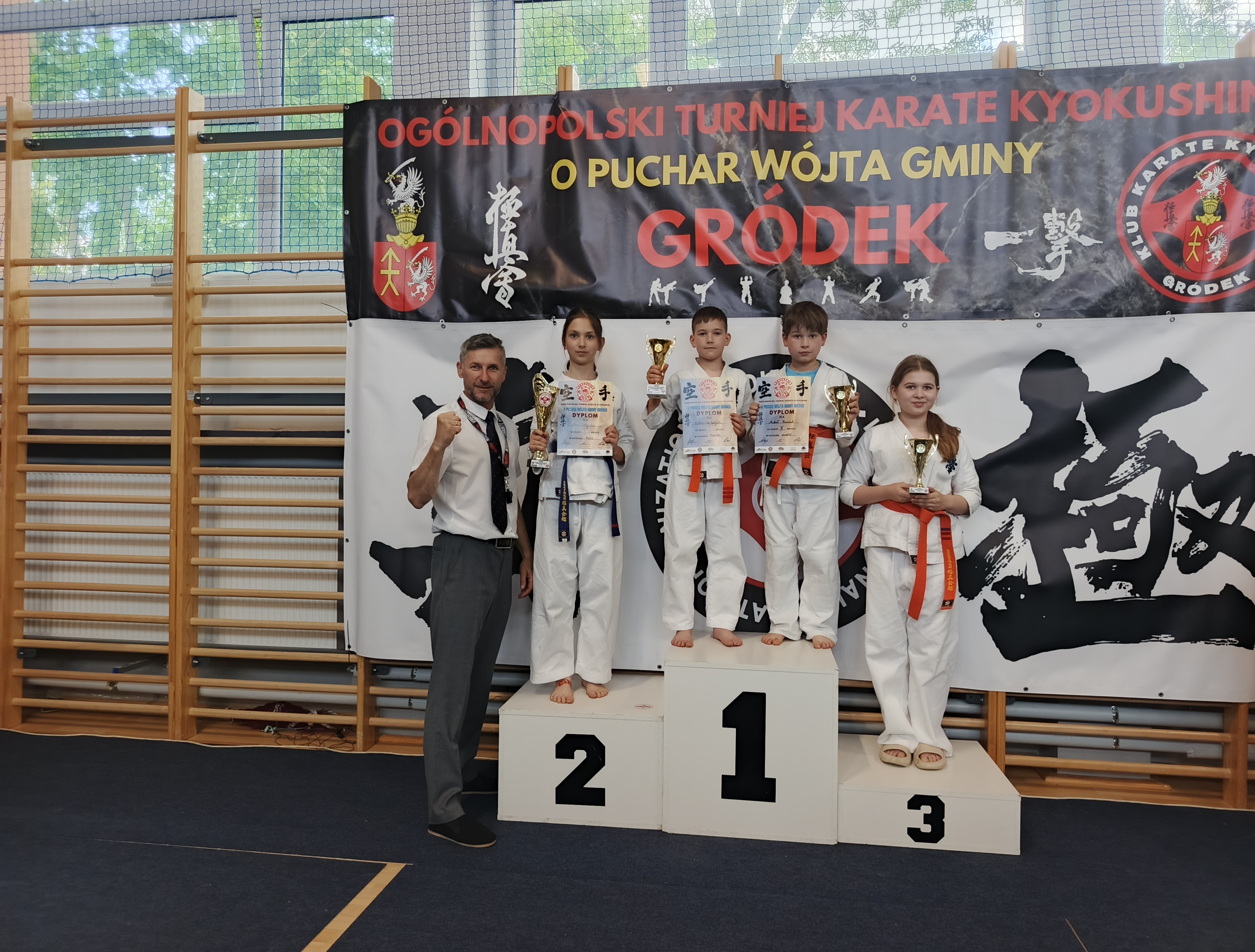Zawodnicy Brokowskiego Klubu Karate Kyokushinkai z sukcesami na turnieju w Gr&oacute;dku
